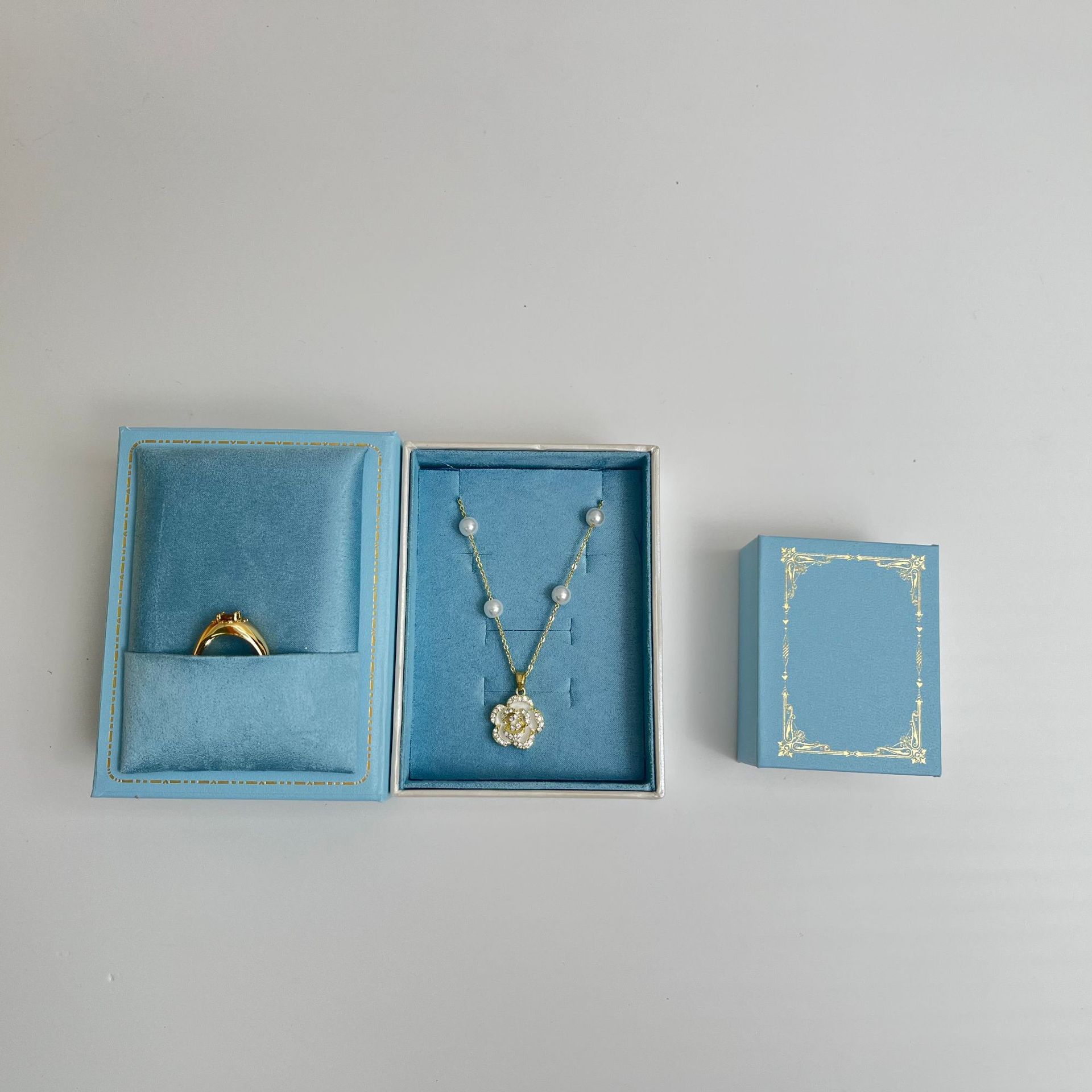 Magnetic Book Shaped Jewelry B - Jewelry Making Journal reseña y precio