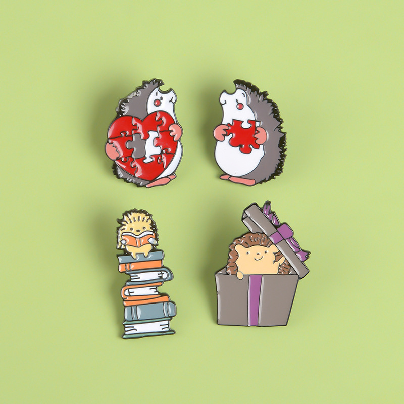 Cute Hedgehog Enamel Brooch Fl - Jewelry Making Journal reseña y precio